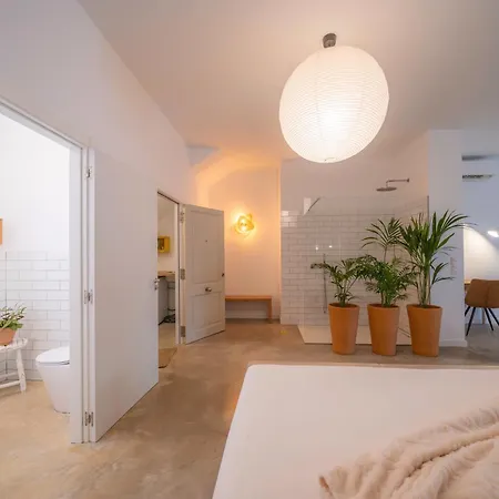 Apartment Loft Con Piscina Climatizada De Agua Salada Y Parking En El Centro De Figueres