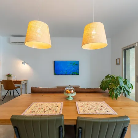 Loft Con Piscina Climatizada De Agua Salada Y Parking En El Centro De Figueres *